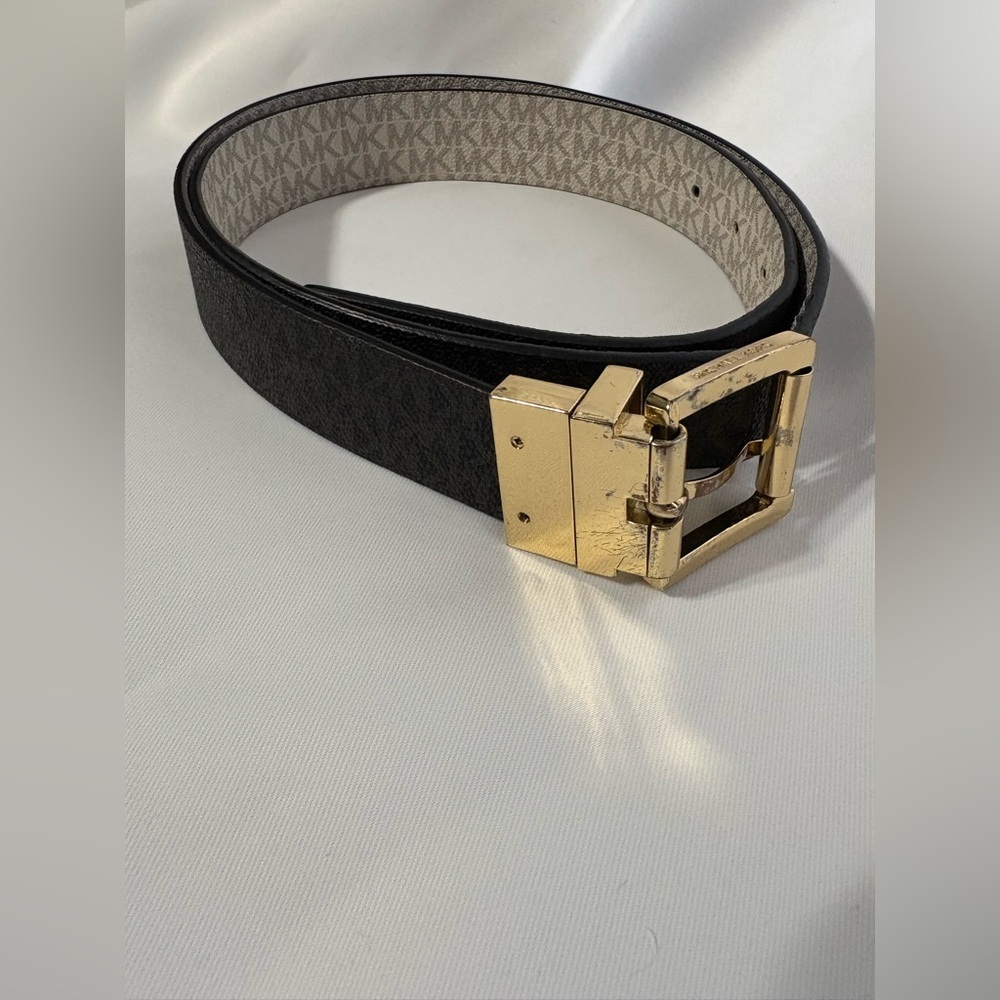 Michael Kors Black and Gold Leather Belt‎ Versatile fits size 12/14 in jeans
